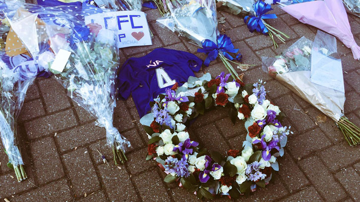 The U18s laid a wreath in honour of the Leicester City helicopter tragedy