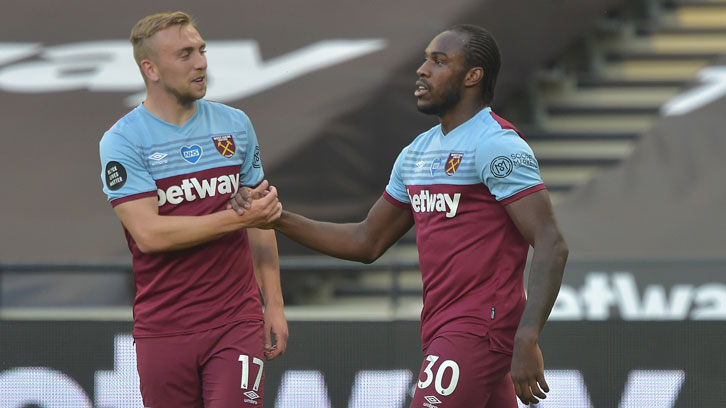 Jarrod Bowen congratulates Michail Antonio on scoring against Chelsea