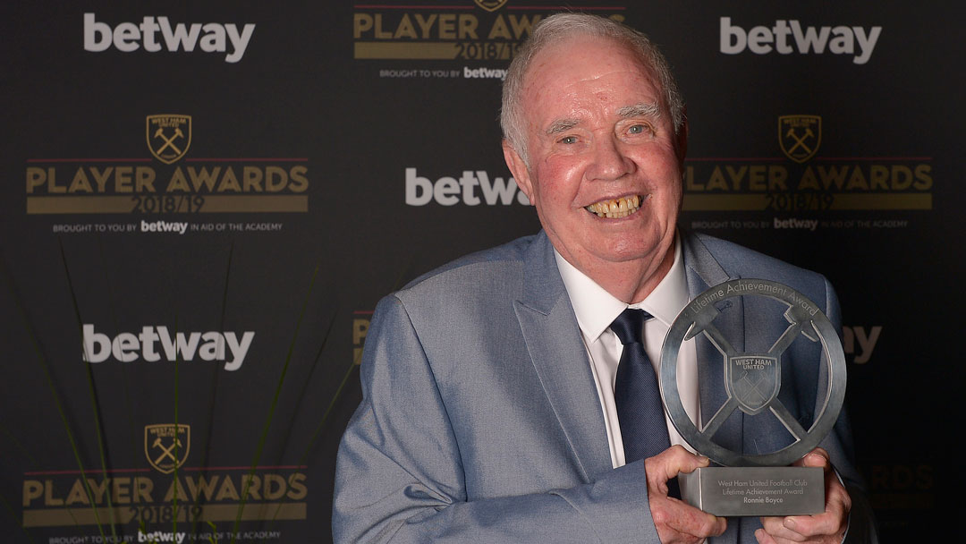 Ronnie Boyce with his Lifetime Achievement Award