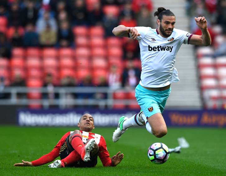Andy Carroll in action against Sunderland