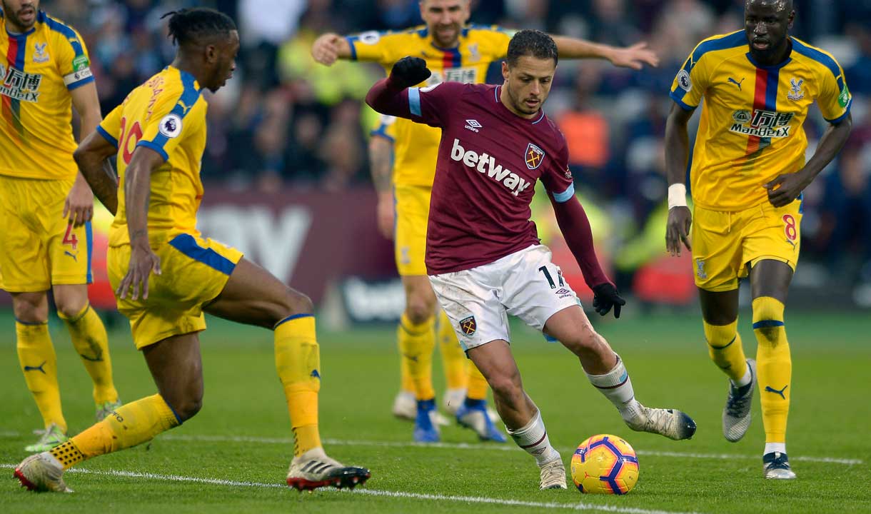 Chicharito in action against Crystal Palace