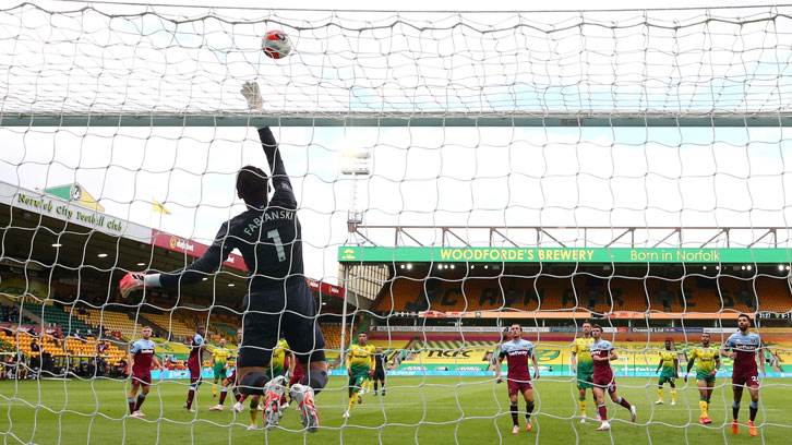 Lukasz Fabianski in action at Norwich