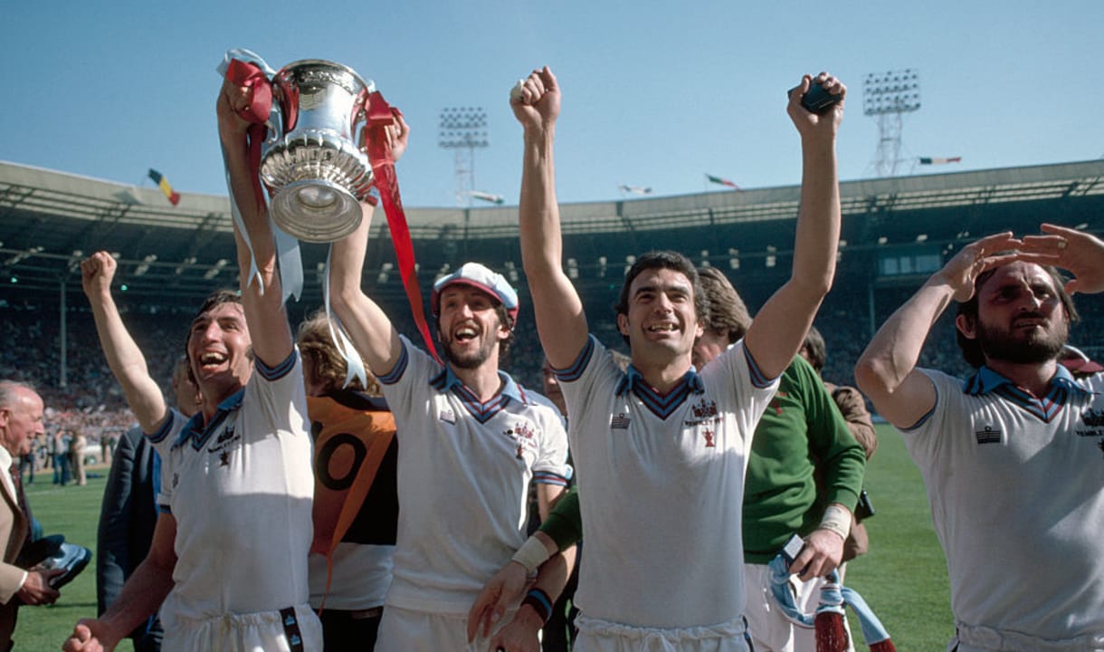 David Cross celebrates with the FA Cup