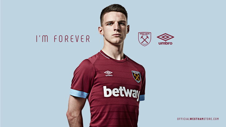 Declan Rice models the 2018/19 Umbro Home kit