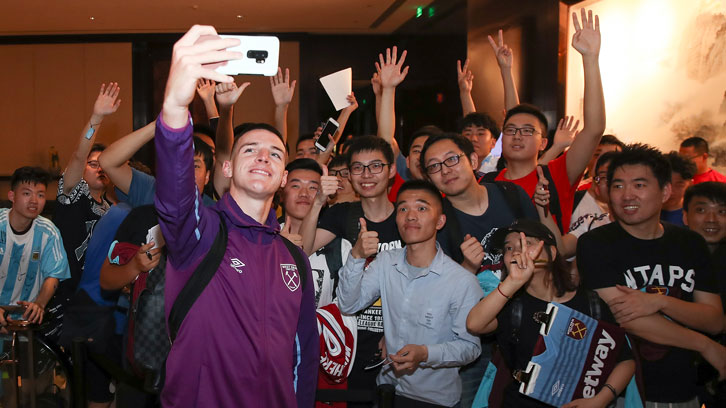 Declan Rice takes a selfie with Chinese supporters in Nanjing