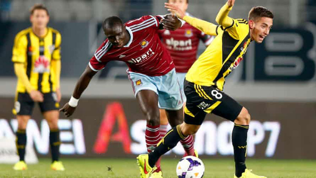 Mohamed Diame in action against Wellington Phoenix