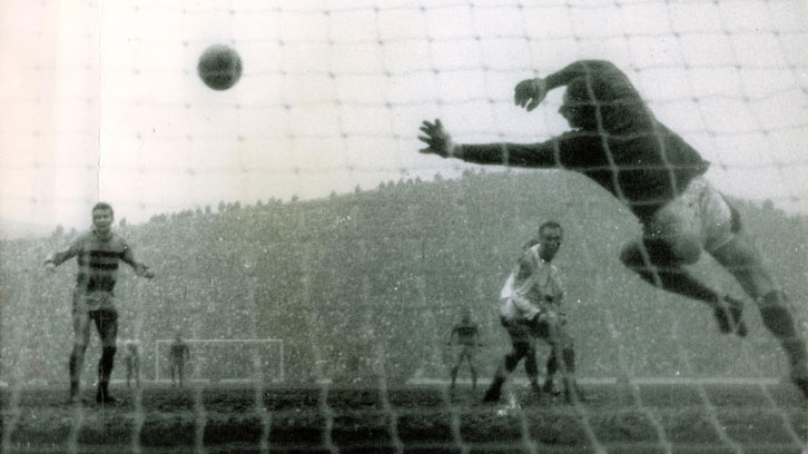 Ronnie Boyce's glancing header puts the Hammers ahead against the Red Devils
