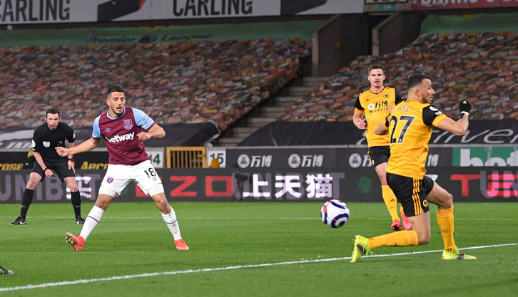 Pablo Fornals scores at Wolves