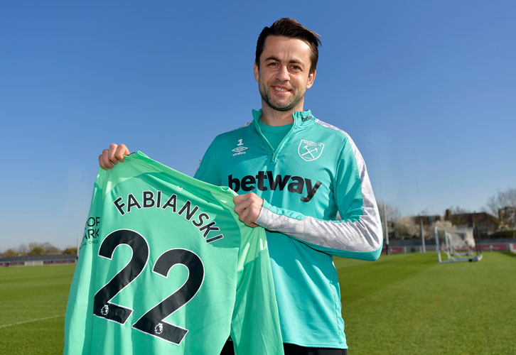 Lukasz Fabianski has extended his stay until 2022