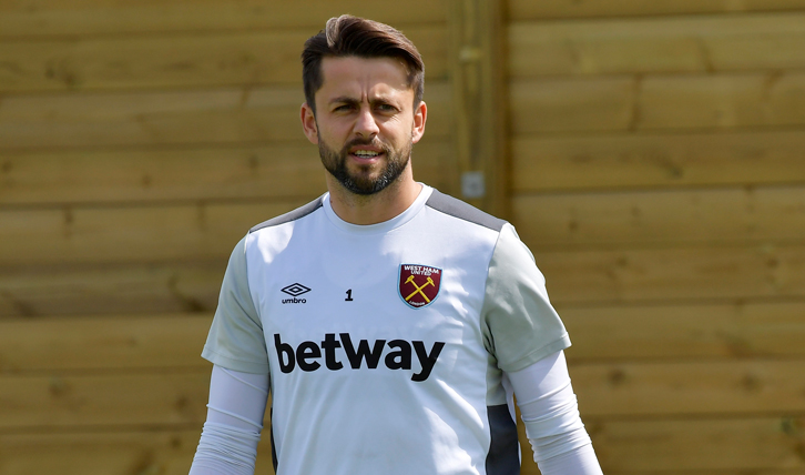 Lukasz Fabianski set to return for Man City