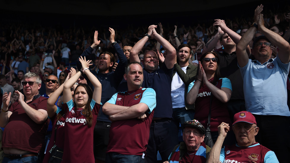 West Ham United on X: Wishing a happy Diwali to all the West Ham fans  celebrating! ❤️  / X