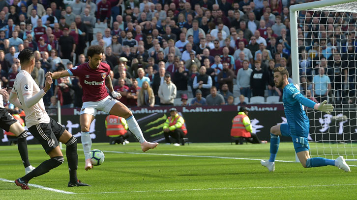 Felipe Anderson scores against Manchester United