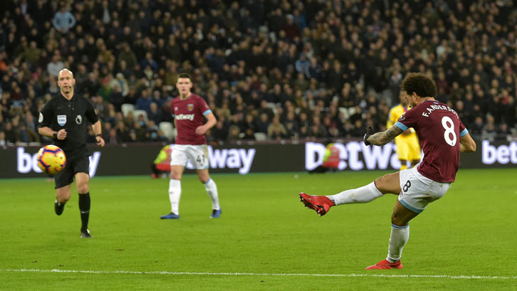 Felipe Anderson scores against Crystal Palace