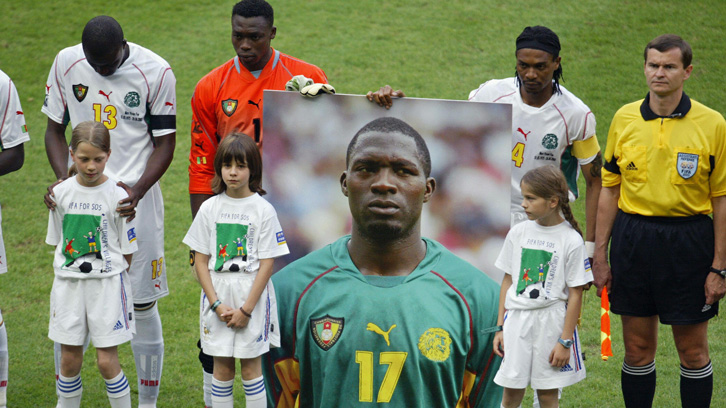 Cameroon players pay tribute to Marc-Vivien Foe before the 2003 FIFA Confederations Cup final