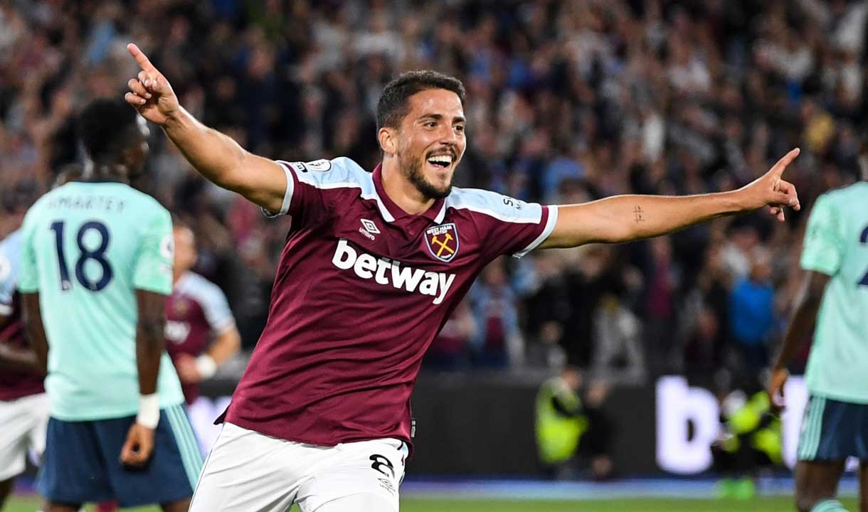 Pablo Fornals celebrates scoring against Leicester