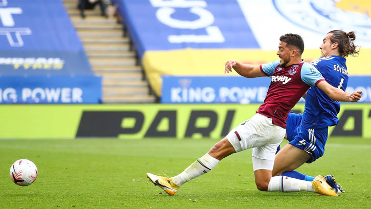 Pablo Fornals scores