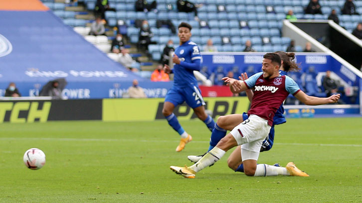 Pablo Fornals scores at Leicester