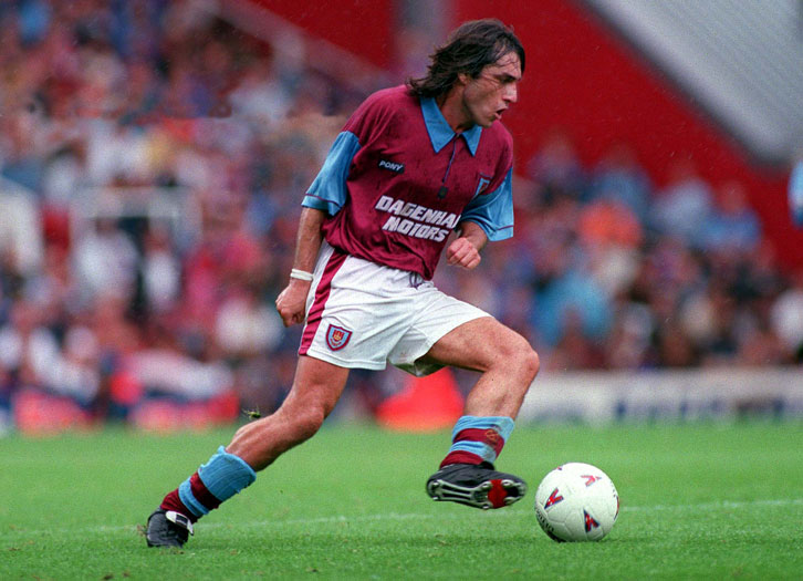 Paulo Futre in action for West Ham
