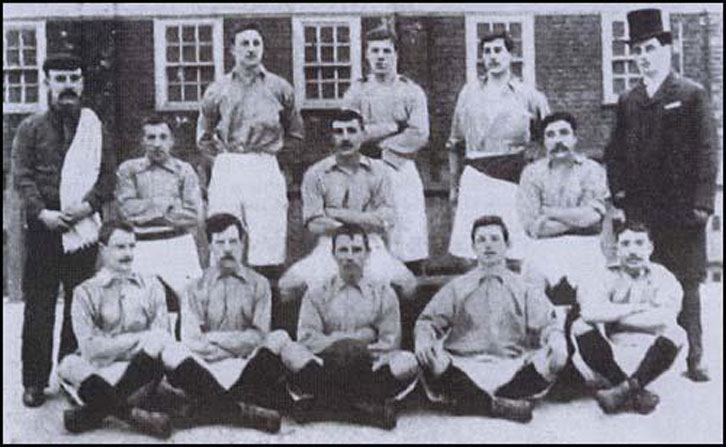 George Gresham (front row, second from right) in Thames Ironworks colours