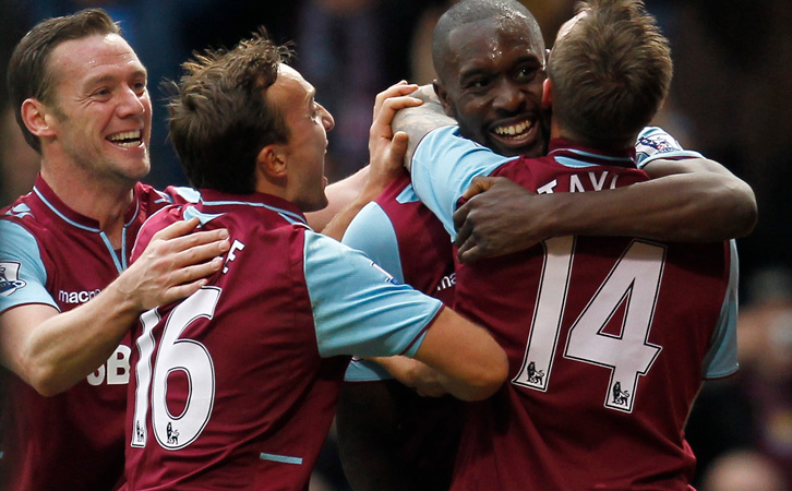 Carlton Cole celebrates his goal against Chelsea with his Hammers teammates