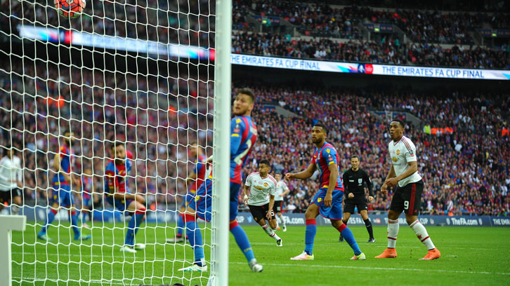 Jesse Lingard scores the winner in the 2016 FA Cup final