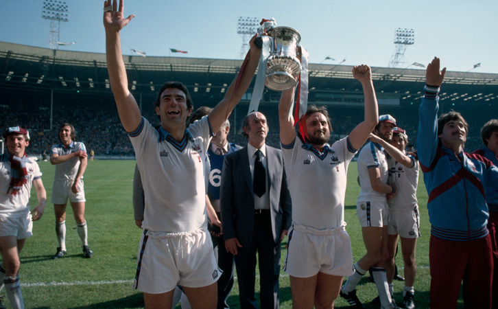 Frank Lampard and Trevor Brooking with the 1980 FA Cup