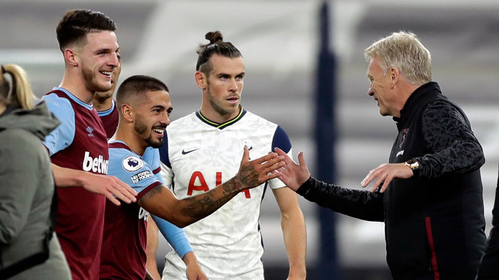 Manuel Lanzini celebrates