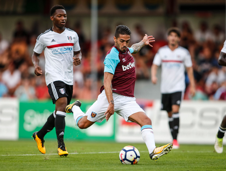 Manuel Lanzini takes a shot against Fulham