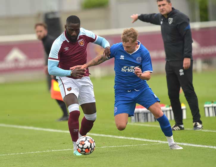 Arthur Masuaku led by example on his return to action