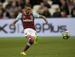 Lanzini's free-kick