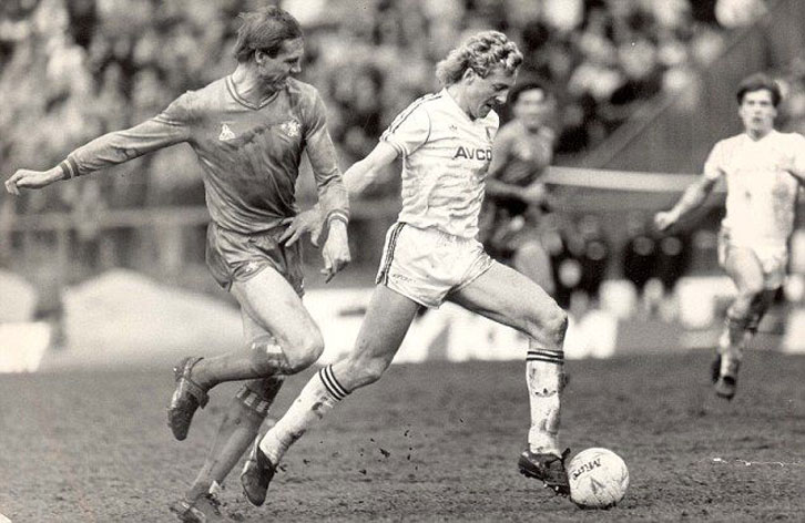 Frank McAvennie in action against Chelsea in 1986