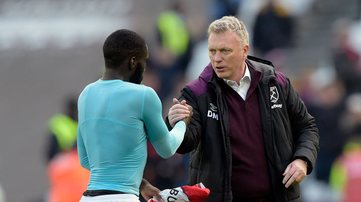 Arthur Masuaku and David Moyes celebrate the 3-0 victory over Southampton