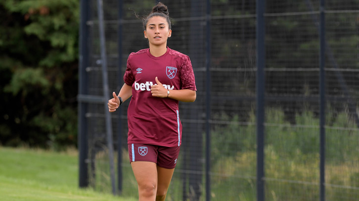 Maz Pacheco trains with West Ham United women's team for the first time