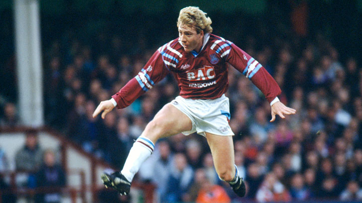 Frank McAvennie in action