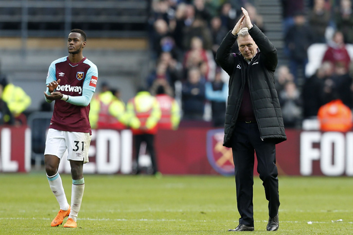 David Moyes and Edmilson Fernandes salute the London Stadium crowd