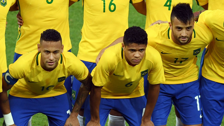 Felipe Anderson (right) and Neymar (left) have been teammates with both Santos and Brazil