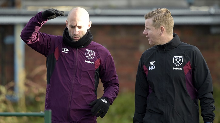 Nick Davies with Pablo Zabaleta