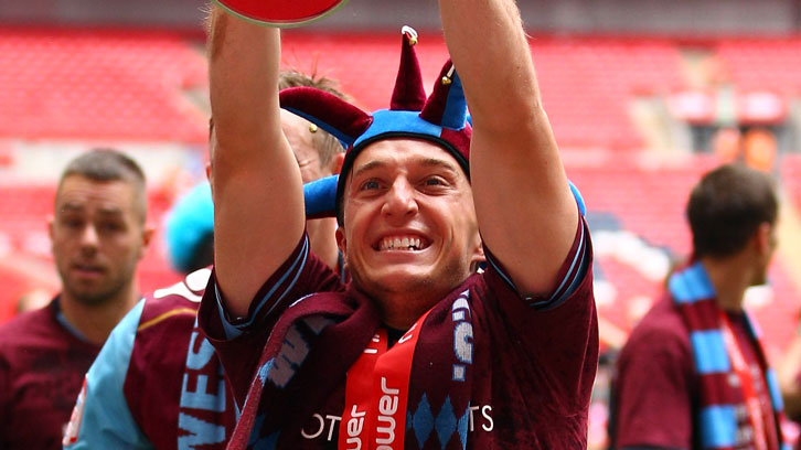 Mark Noble honoured for Outstanding Contribution to London