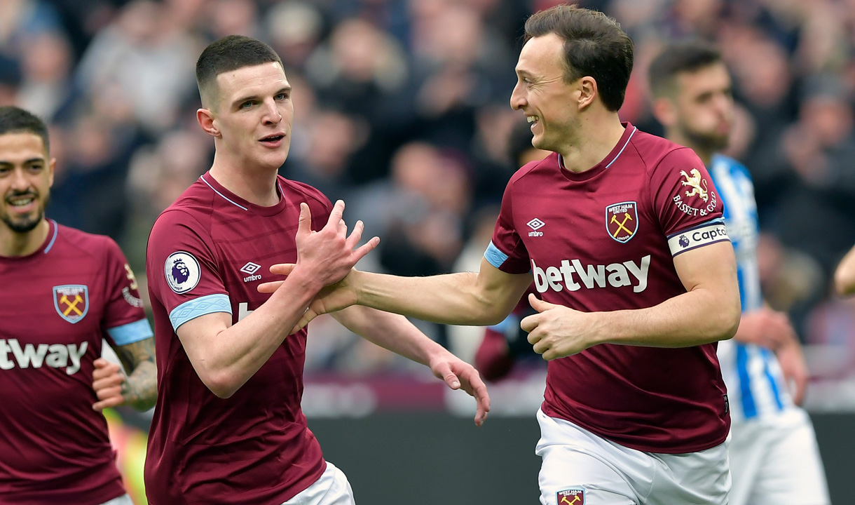 Mark Noble celebrates with Declan Rice