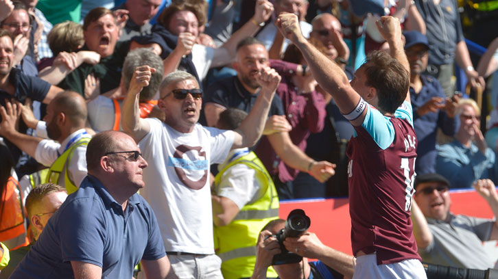 Mark Noble celebrates his goal at Leicester City