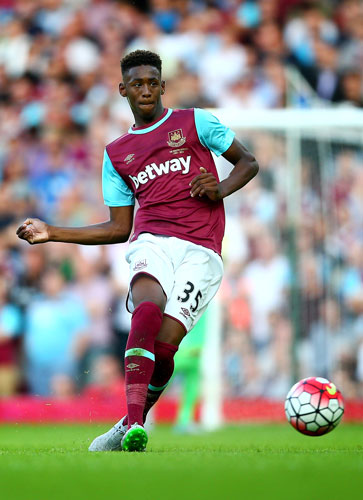 Reece Oxford in action against Lusitanos on his West Ham United debut