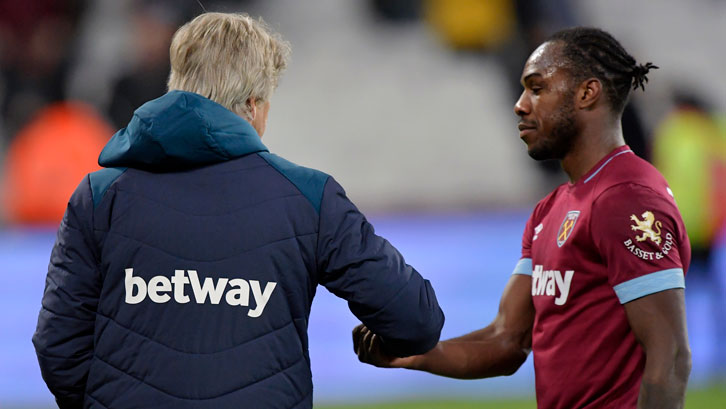 Manuel Pellegrini congratulates Michail Antonio on his performance