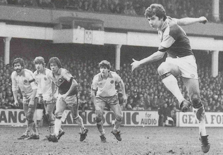 Ray Stewart scores from the penalty spot