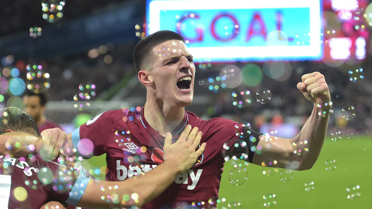 Declan Rice celebrates at London Stadium