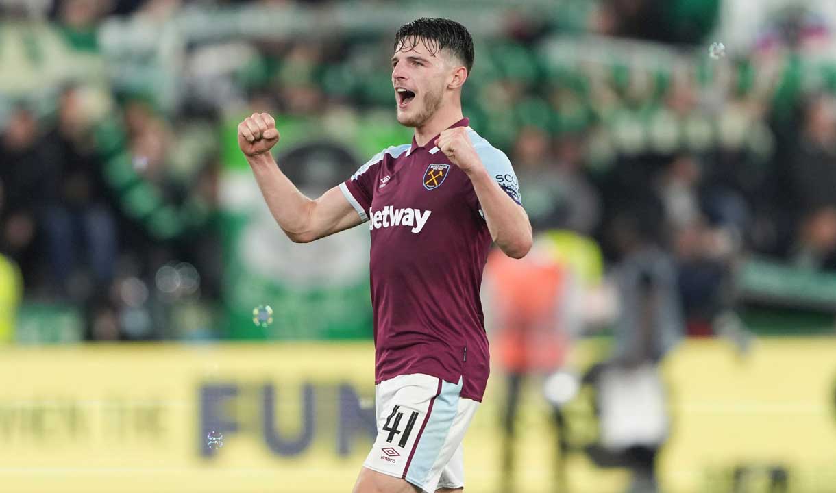 Declan Rice celebrates at full time against Rapid Vienna