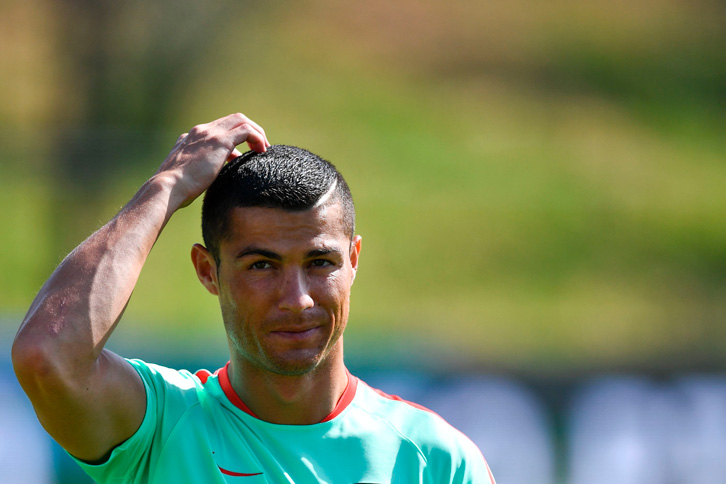 Cristiano Ronaldo shows off his new haircut in training for Portugal