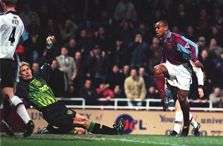 Trevor Sinclair wore the No8 shirt throughout his time with West Ham United