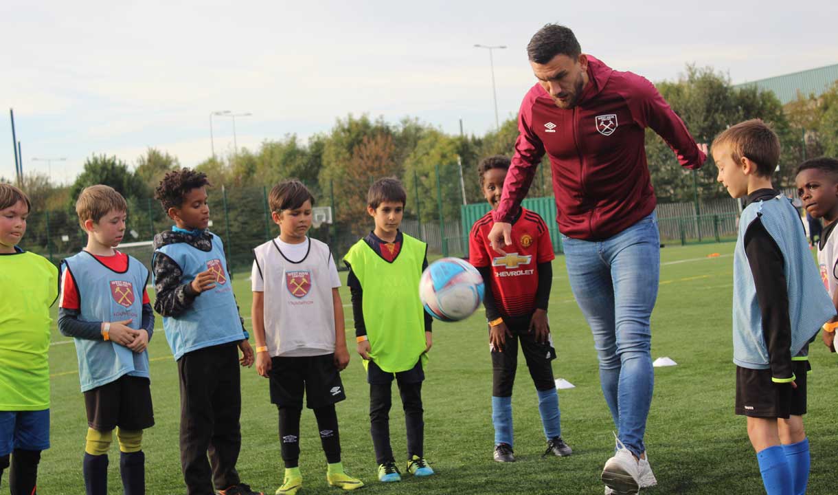 Robert Snodgrass at a Foundation event