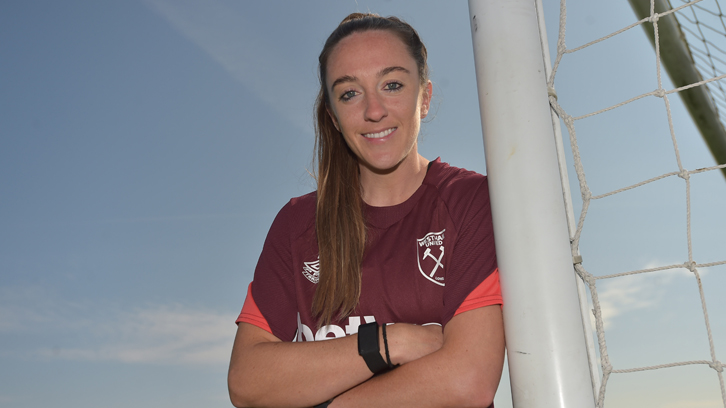 West Ham United Sign Wsl Winning Midfielder Lisa Evans On Loan West Ham United Fc 