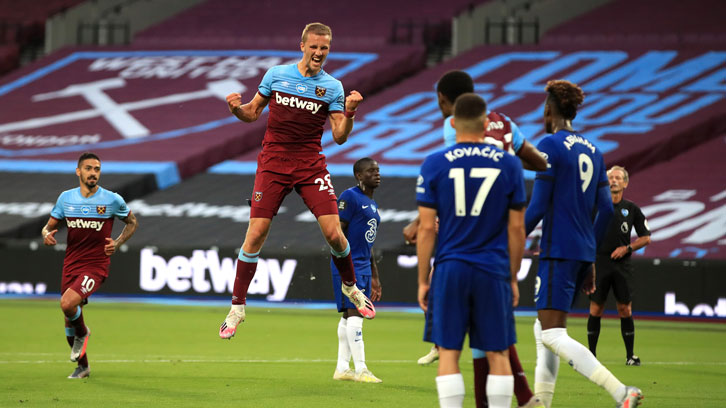 Tomas Soucek celebrates his goal